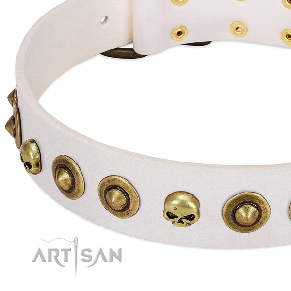Inimitable decorations on full grain leather collar for your doggie