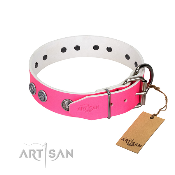 Inimitable genuine leather dog collar for handy use