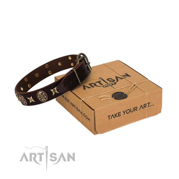 Impressive full grain natural leather collar for your stylish pet