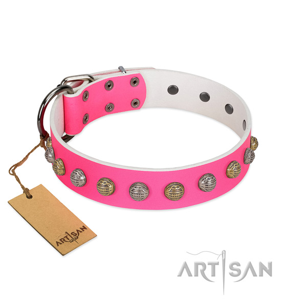 Inimitable genuine leather dog collar for comfortable wearing