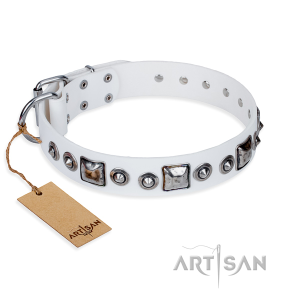 Genuine leather dog collar made of flexible material with rust-proof fittings